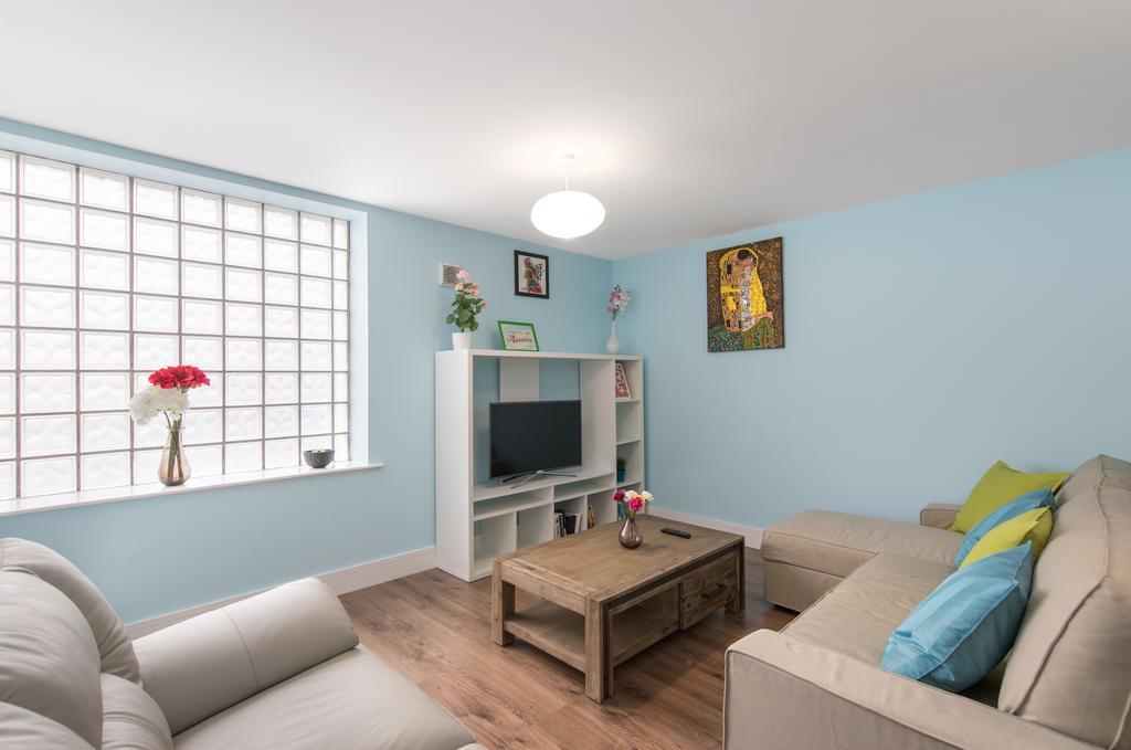 Spacious 2-Bedroom Apartment Near O'Connell St Dublin Exterior foto